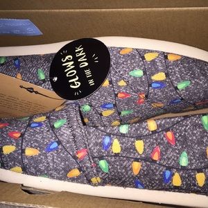 Toms charcoal grey w/glow in the dark tree lights